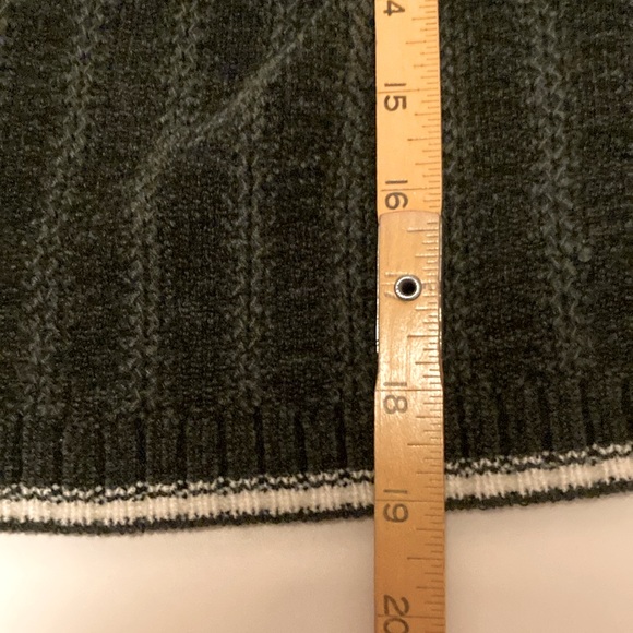 EUC Boys Acrylic Knit Vest Sz 8; Dark Green with Cream Accent along All Openings - Picture 4 of 7